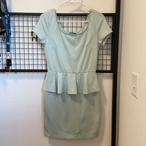 EUC | Timing women’s bodycon ruffle‎ dress — medium